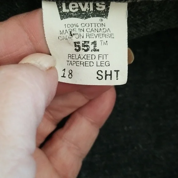 Vintage LEVI'S 551 Black Womens Size 18 Short. Mom Jeans Relaxed Taper. VINTAGE - Picture 2 of 6